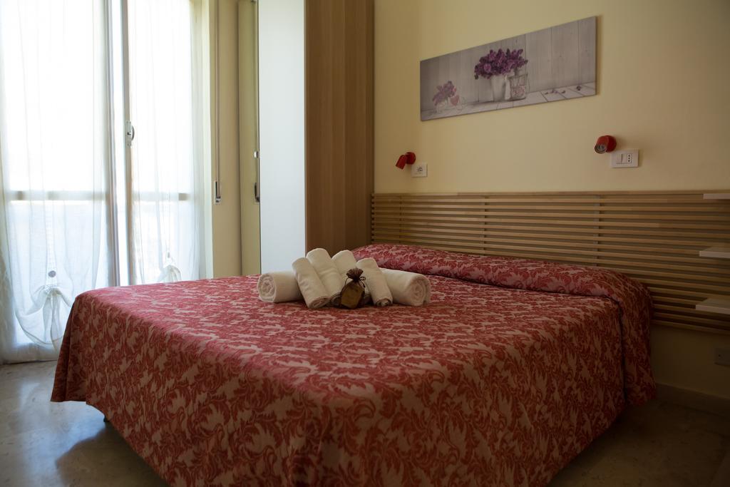 Hotel Capri Pietra Ligure Kültér fotó
