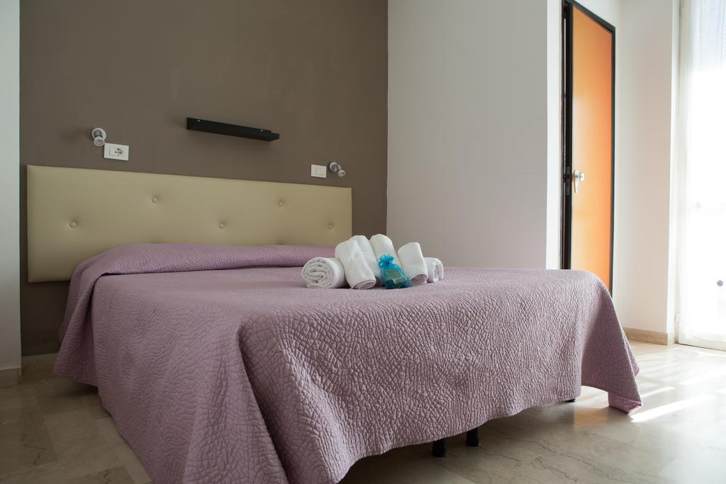 Hotel Capri Pietra Ligure Kültér fotó