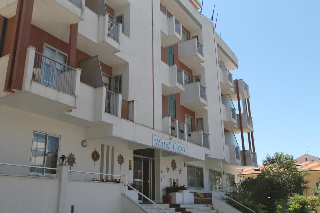 Hotel Capri Pietra Ligure Kültér fotó