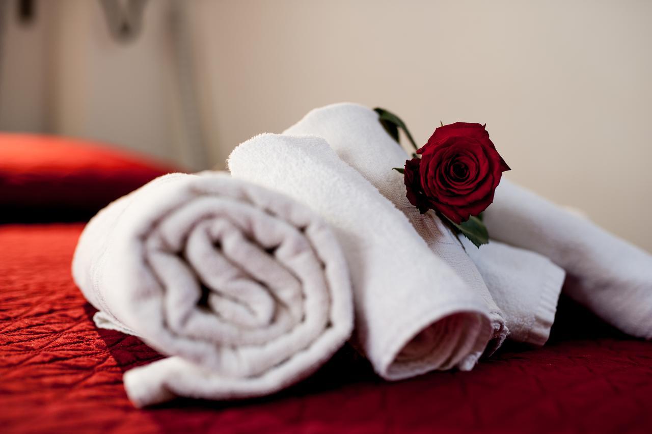 Hotel Capri Pietra Ligure Kültér fotó