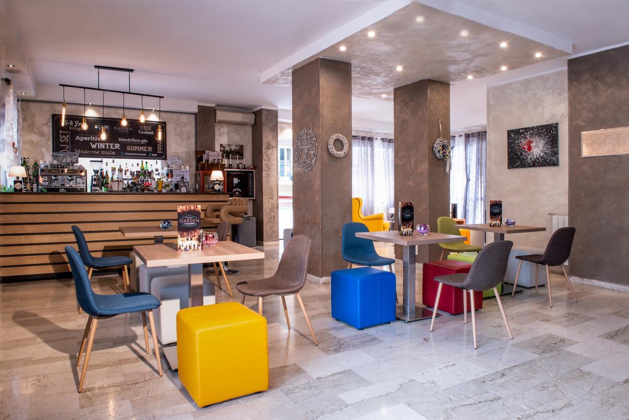 Hotel Capri Pietra Ligure Kültér fotó