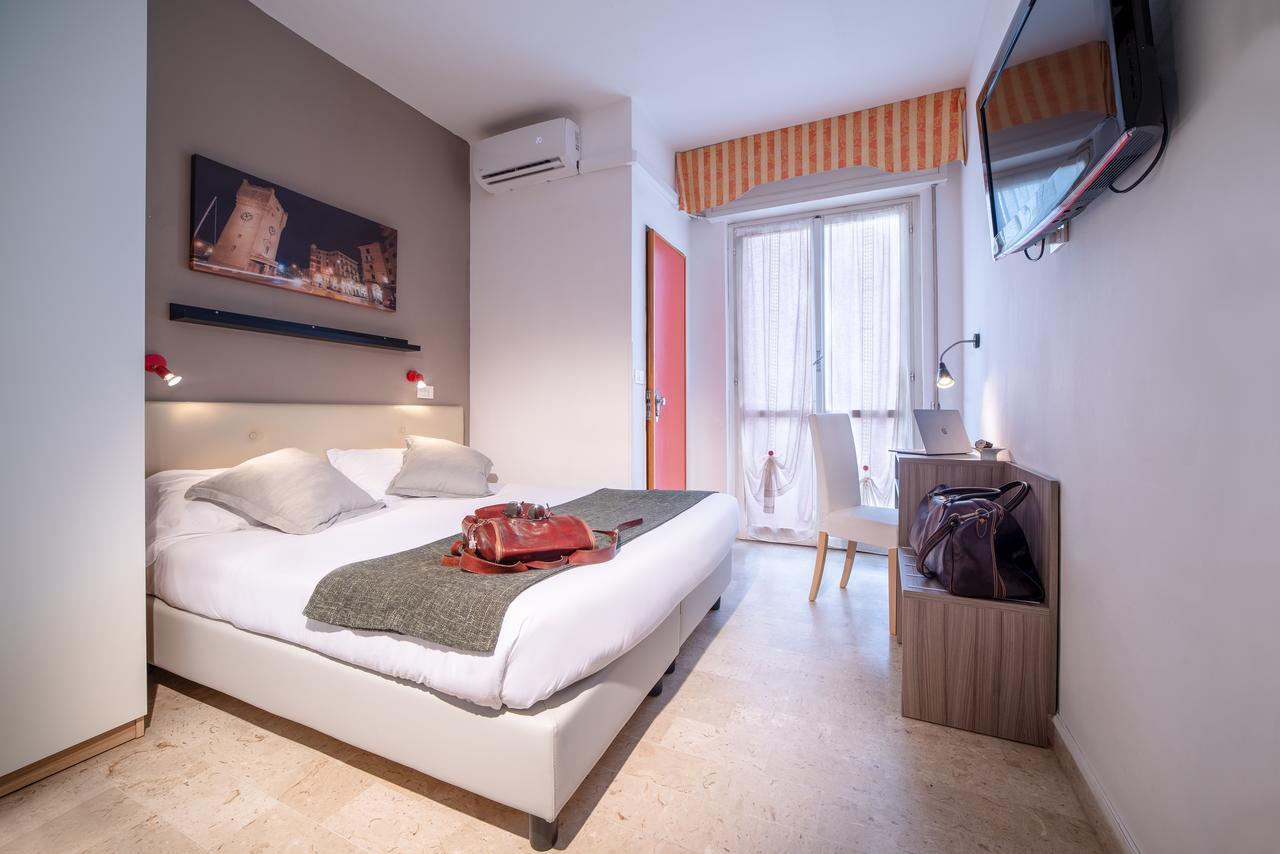 Hotel Capri Pietra Ligure Kültér fotó