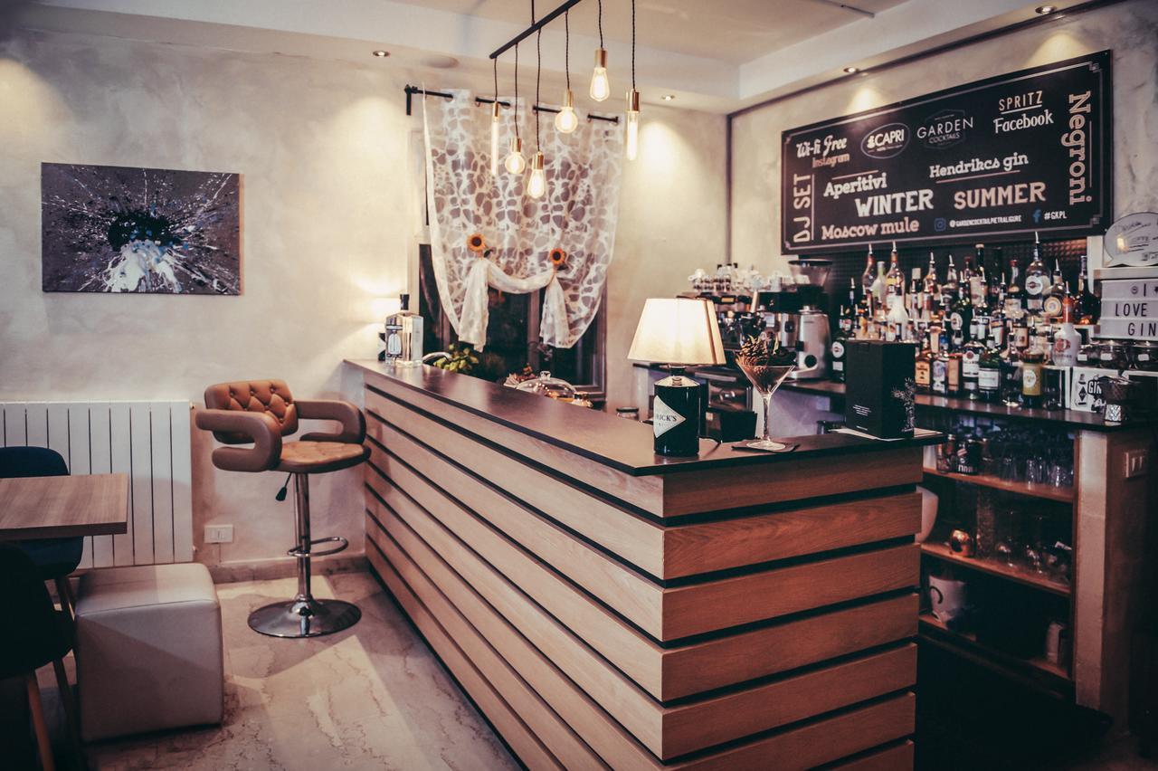 Hotel Capri Pietra Ligure Kültér fotó