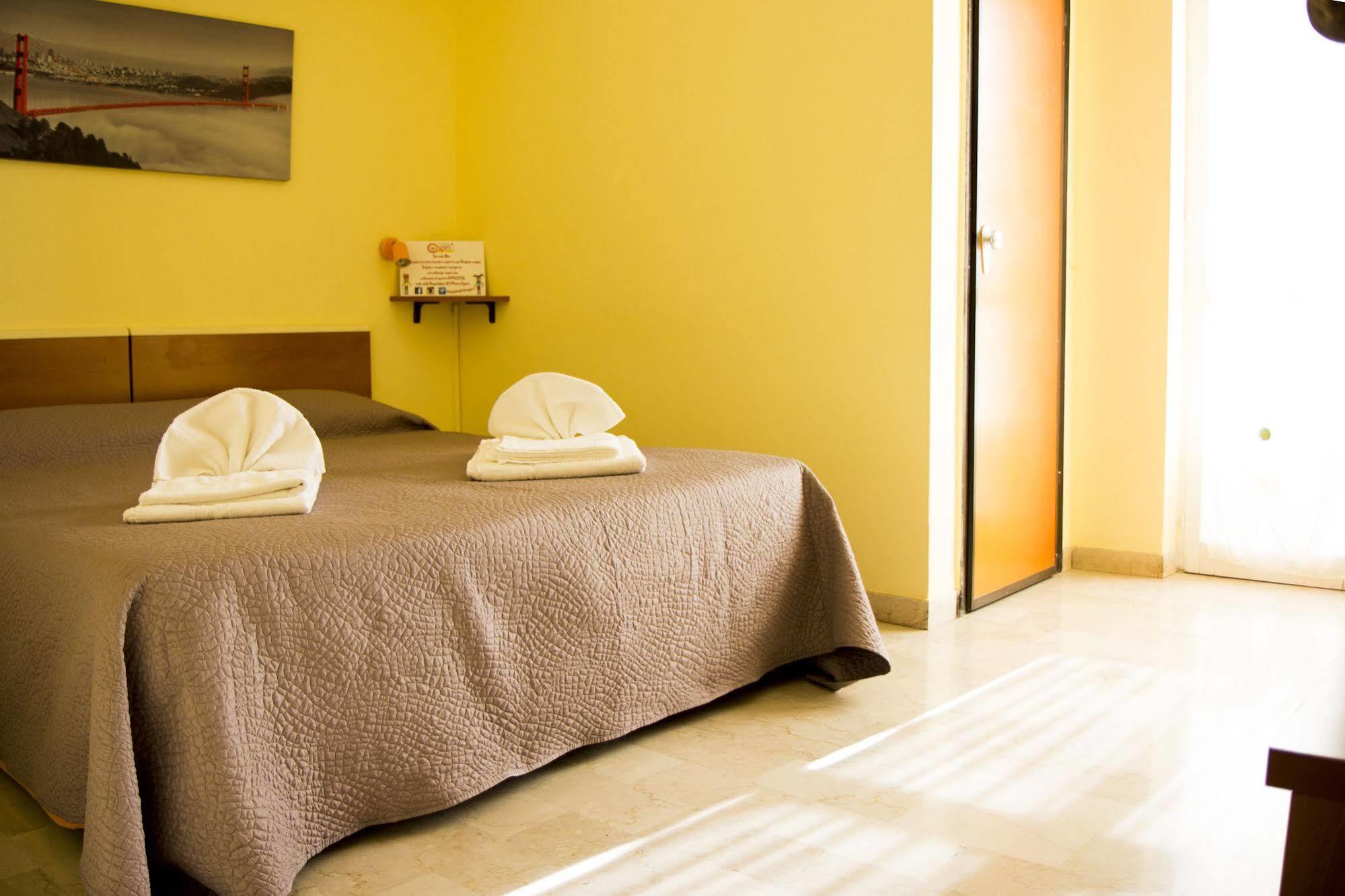 Hotel Capri Pietra Ligure Kültér fotó