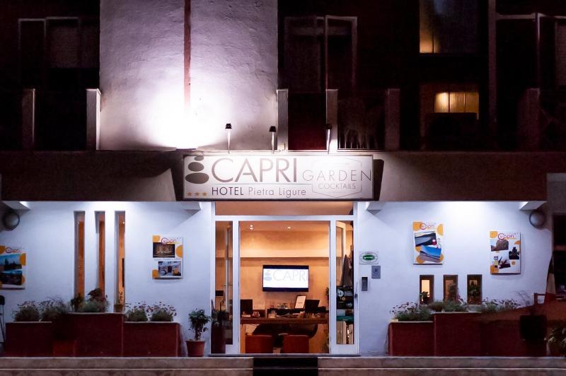 Hotel Capri Pietra Ligure Kültér fotó