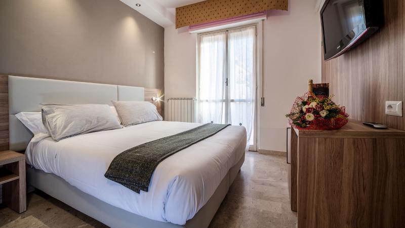 Hotel Capri Pietra Ligure Kültér fotó