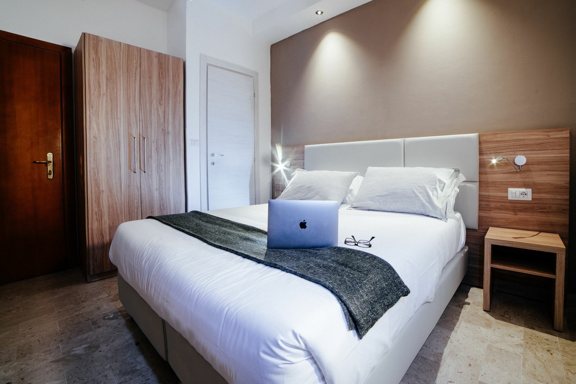 Hotel Capri Pietra Ligure Kültér fotó