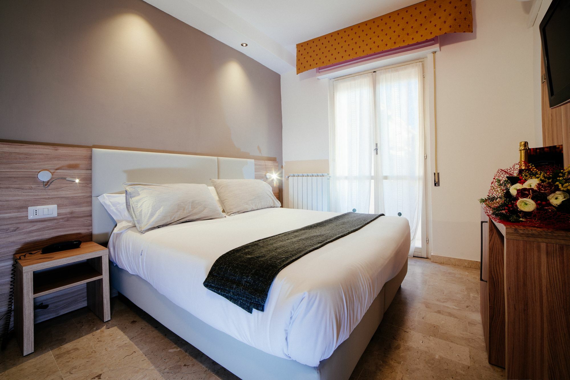 Hotel Capri Pietra Ligure Kültér fotó