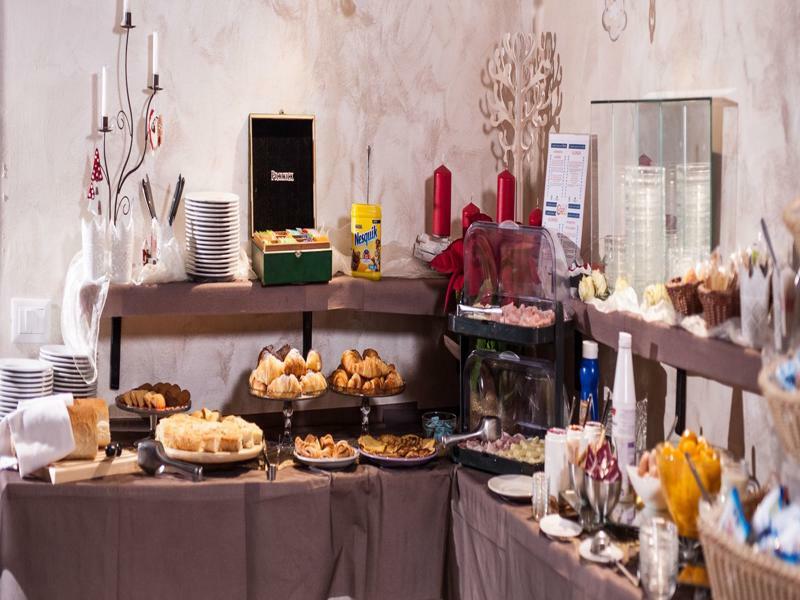 Hotel Capri Pietra Ligure Kültér fotó